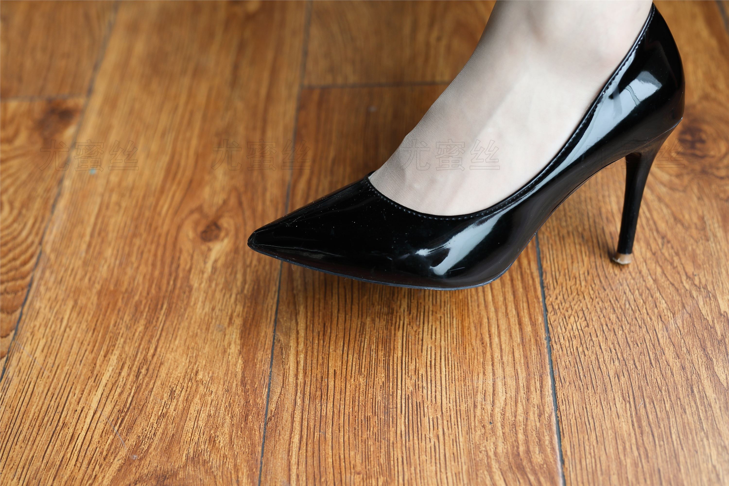 尤蜜丝 穿搭写真 NO.024